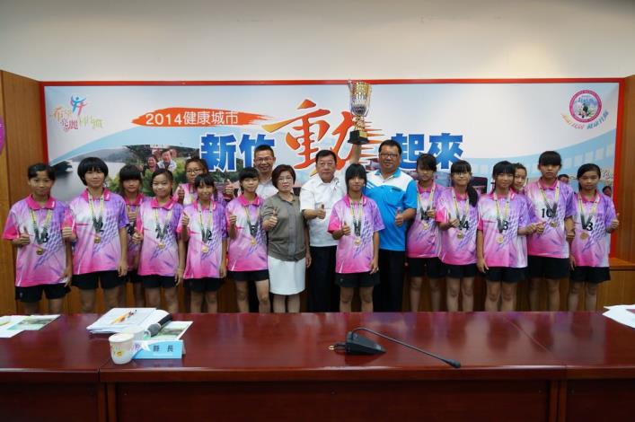 熱血鬥球美少女 新湖國小勇奪躲避球國際邀請賽冠軍